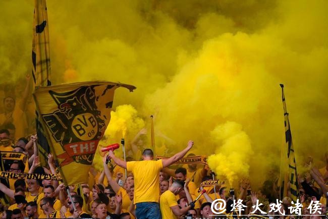 德甲-鲁尔区德比门框两救大黄蜂 多特战平沙尔克 德甲-鲁尔区德比门框两救大黄蜂 多特战平沙尔克