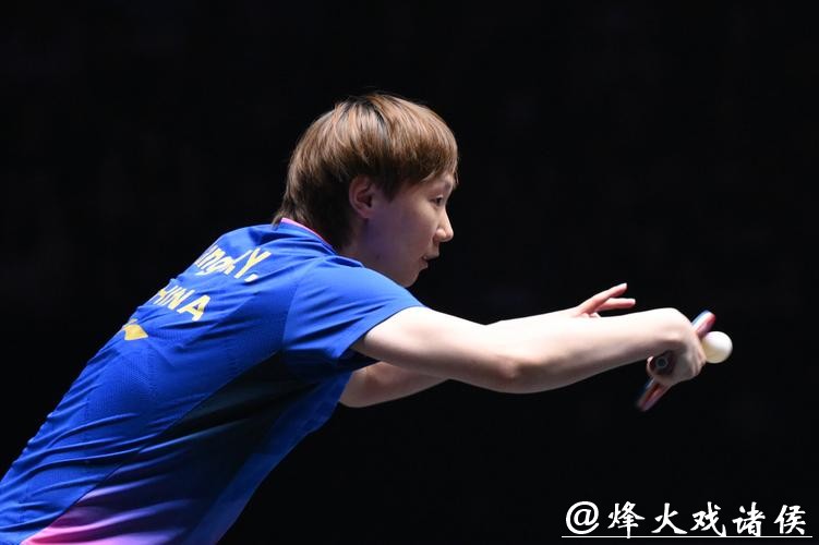 王曼昱气势如虹横扫对手 晋级WTT冠军赛8强